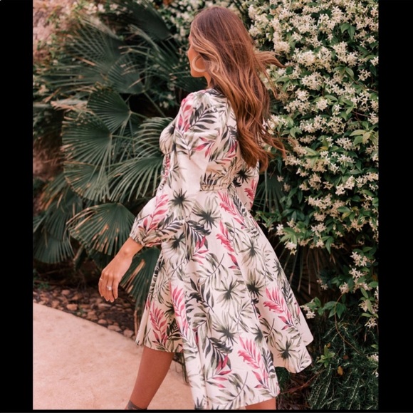 Gal Meets Glam NWT 2-Piece Palm Leaf Wrap Dress - Picture 3 of 15